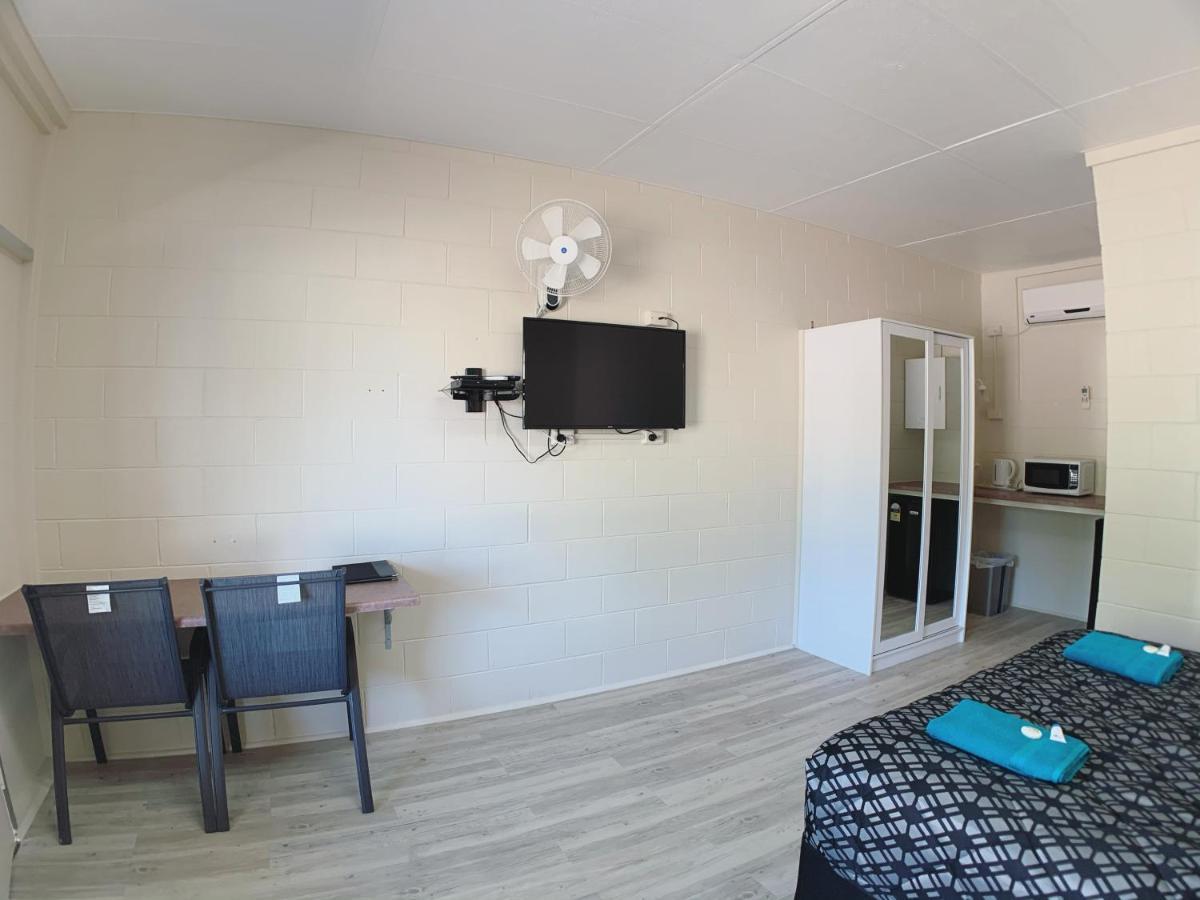 Tropical City Motor Inn Ayr Extérieur photo