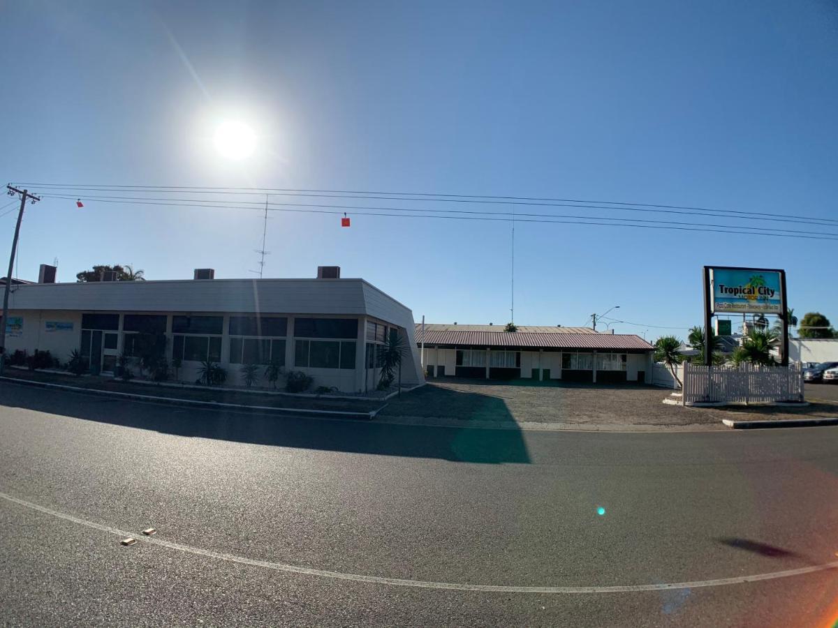 Tropical City Motor Inn Ayr Extérieur photo